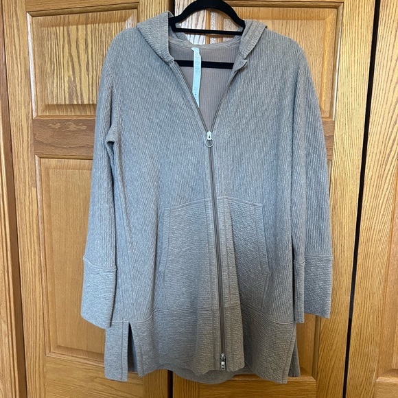 Lululemon jacket - Picture 1 of 3